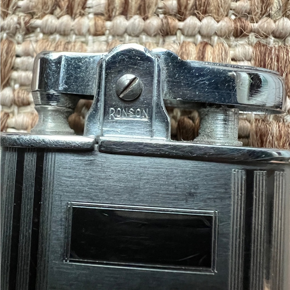 Vintage Ronson Lighter - Picture 5 of 8